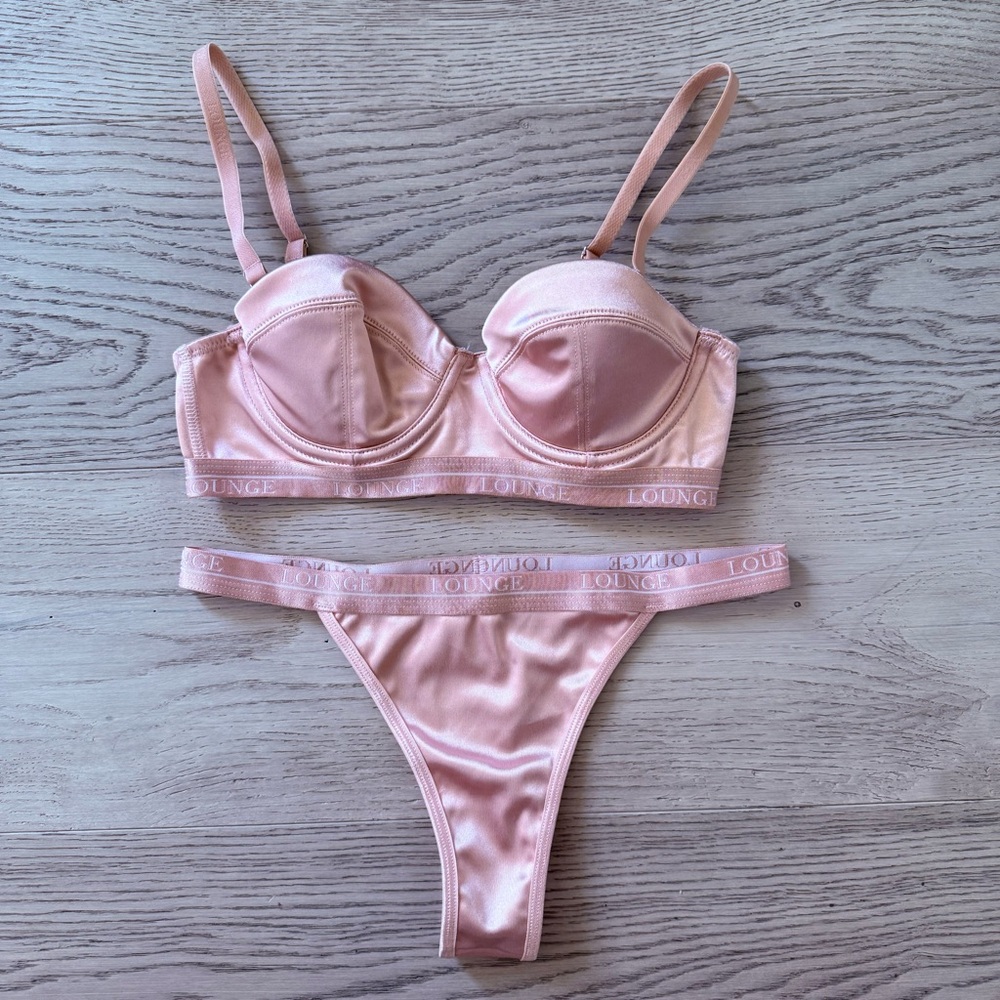 LOUNGE Bra and Underwear Set